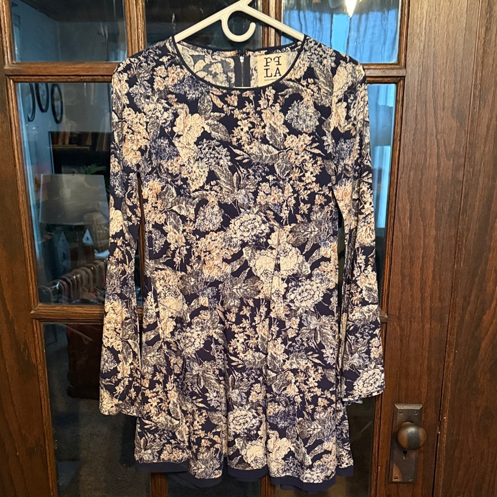 PPLA Women Navy Blue Floral Tapestry Bell Sleeve Mini Shift Dress Size Small